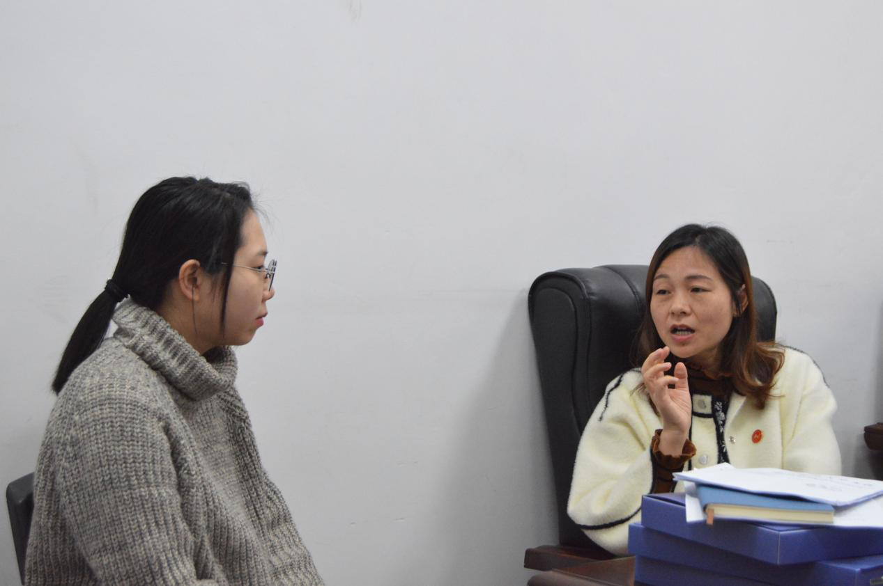 (资利萍教授与同学们谈教团队格证面试技巧)